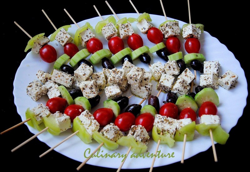 Канапе Фета маслины черри