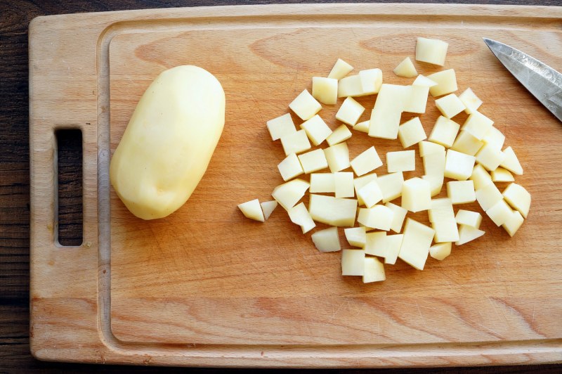 Нарезанная картошка