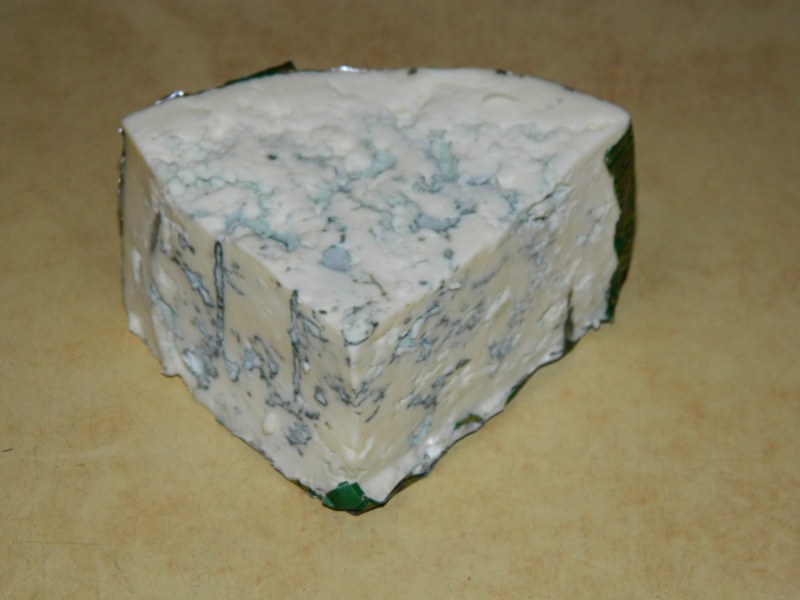 Сыр DORBLU Classic с голубой плесенью
