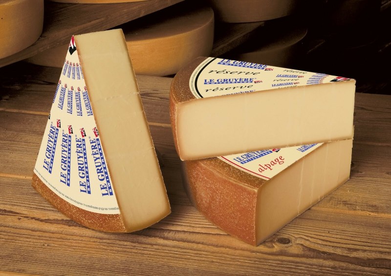 Швейцарский сыр le Gruyere