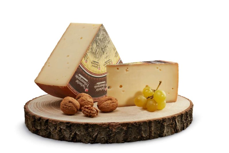 Сыр Margot fromages Тильзитер 45%