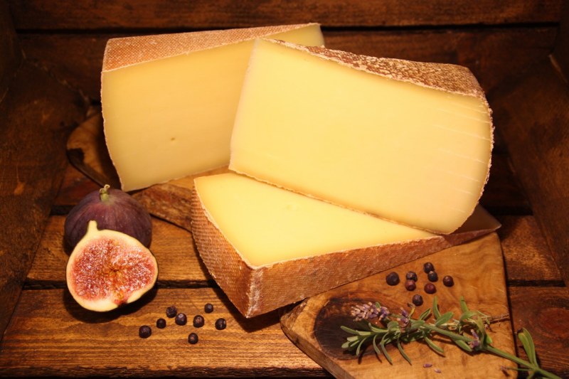Сыр Emmental