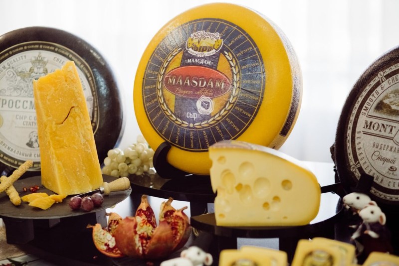 Сыр Schonfeld Swiss Maasdam нарезка 48%