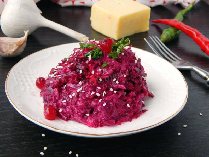 Салат из свеклы с сыром