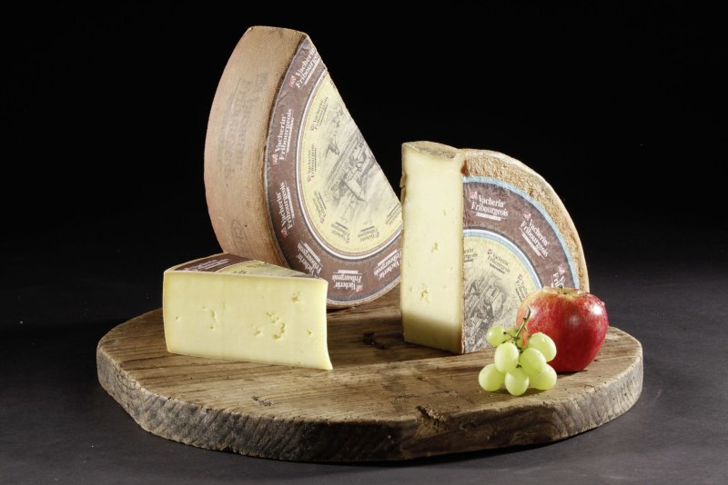 Сыр Грюйер 49% "Margot fromages s.a" 200г