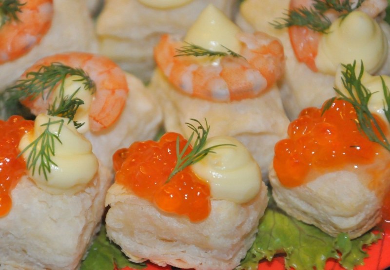 Канапе с пармской ветчиной