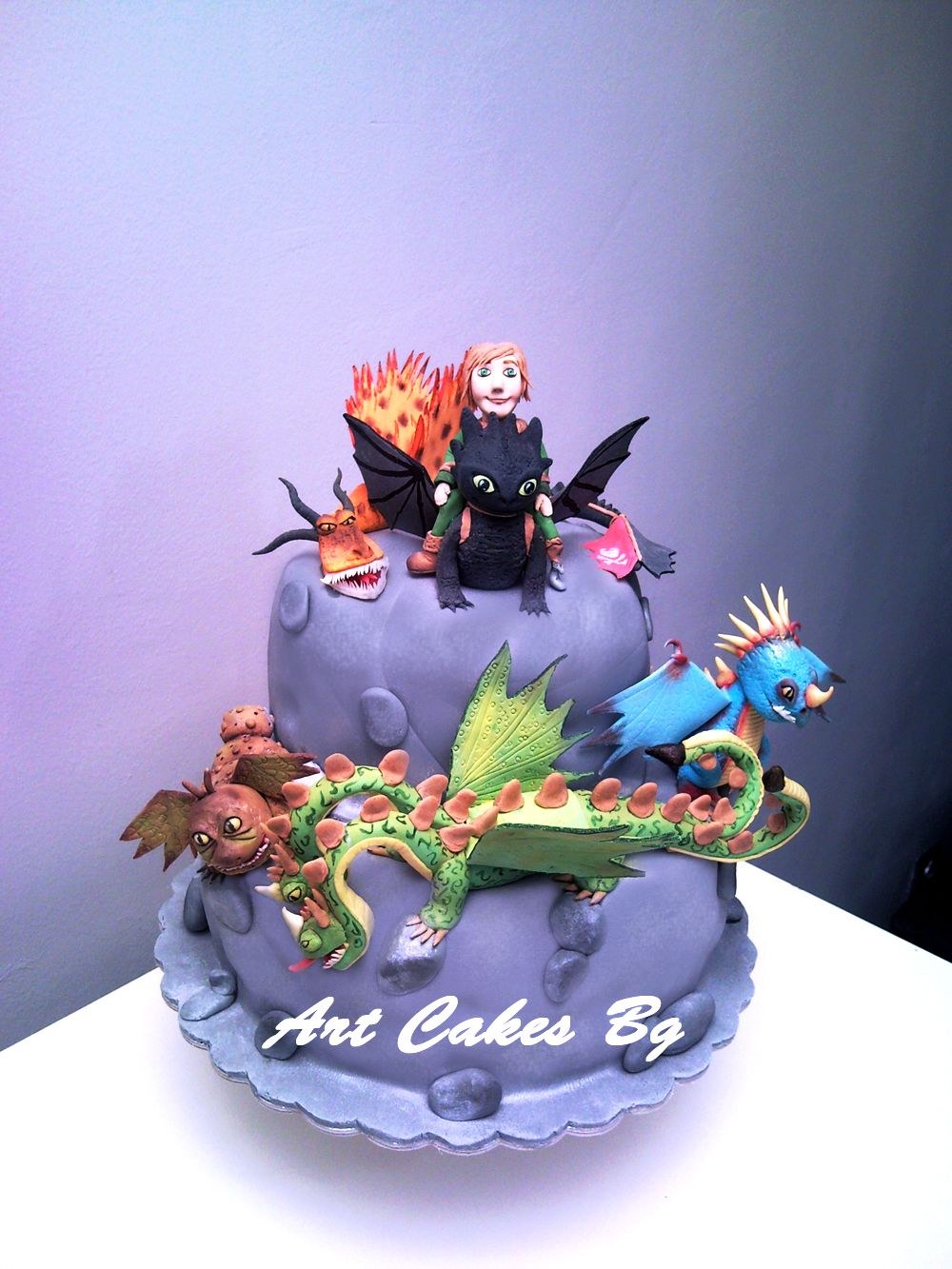 Легендарные торты. Торт легенды Дракономании. Торт с Беззубиком для мальчика. Торт с драконом. Детский торт с драконом.