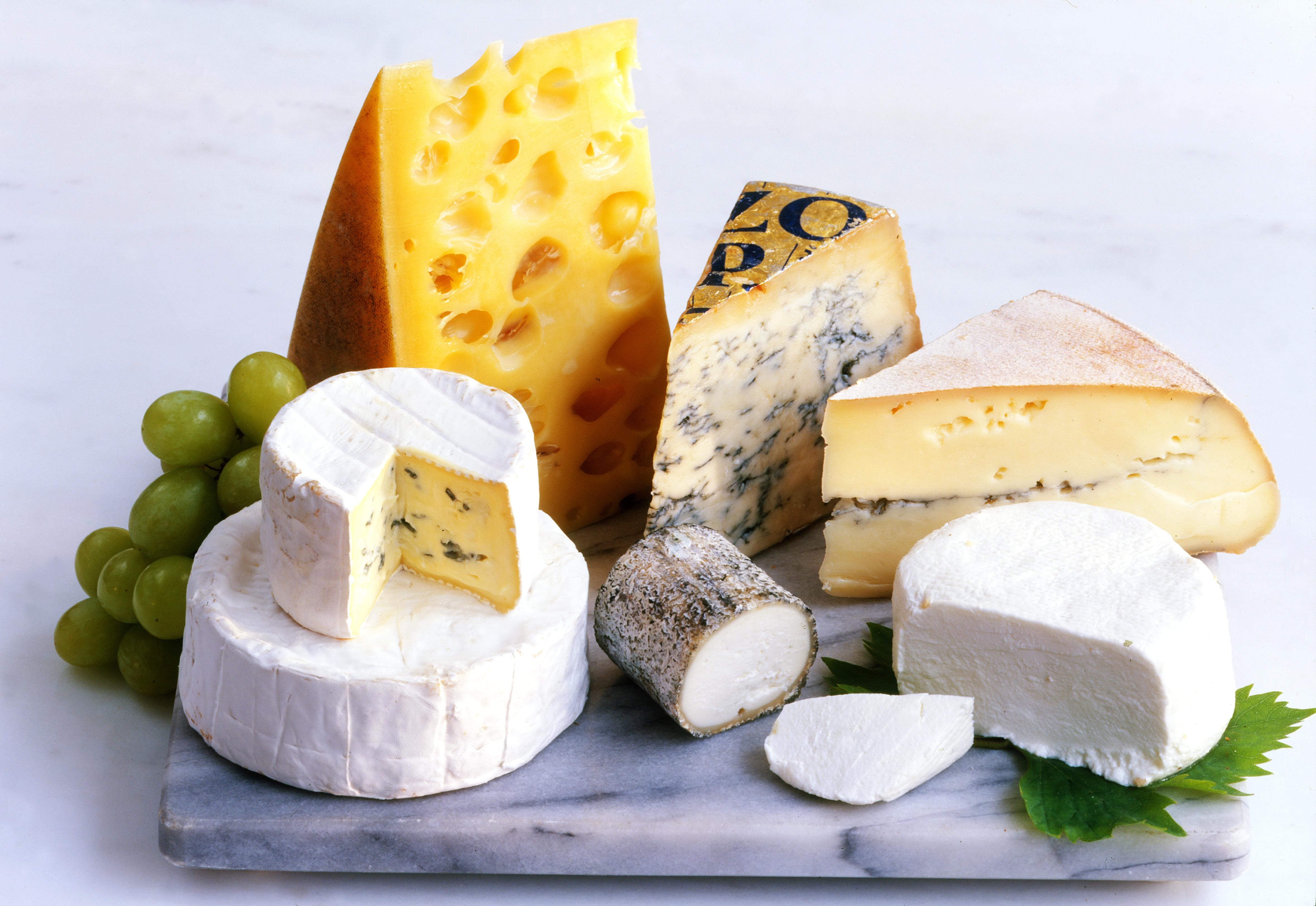 Самый популярный сыр. Сыр в масле. Элитные сыры. Французские сыры. Ассортимент сыров.