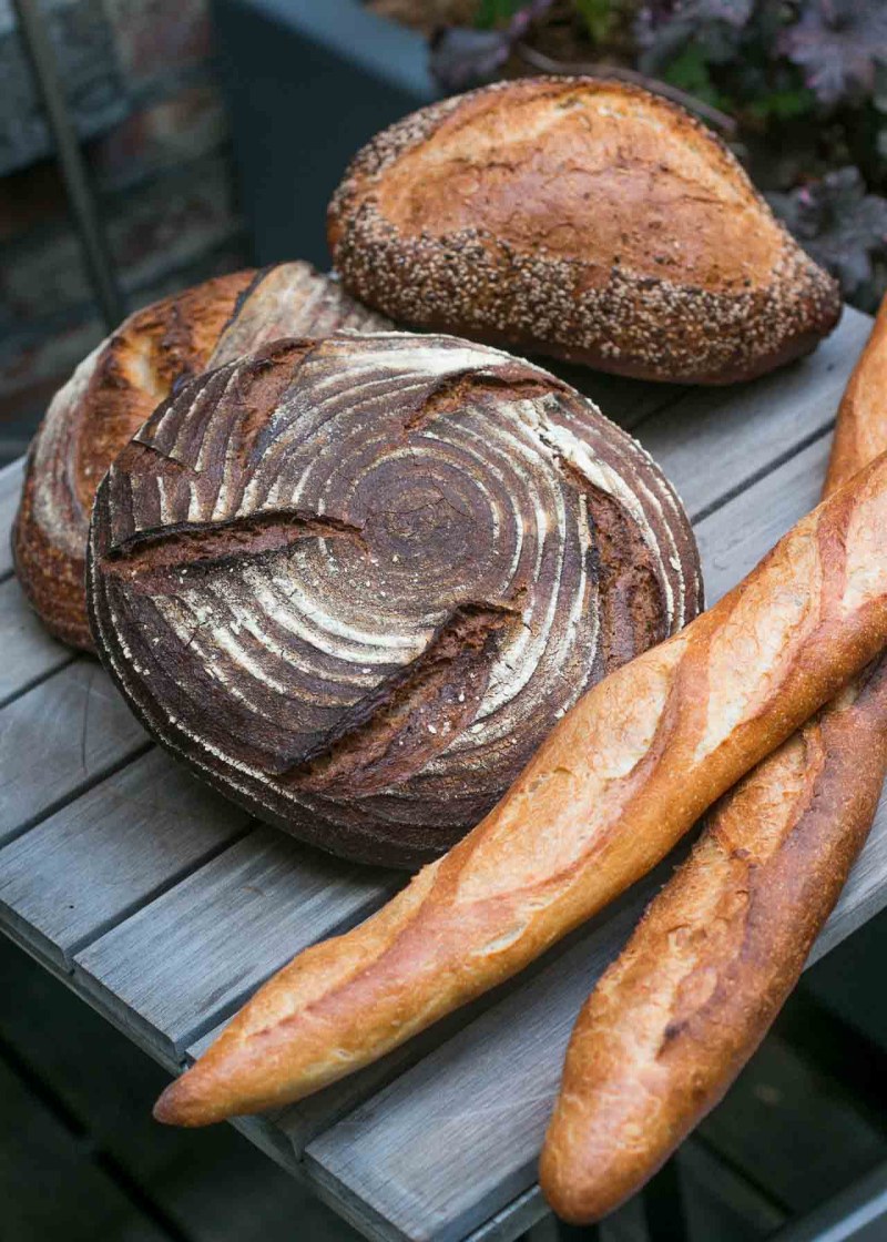 T me bread франция. Багет хлебный. Французские хлебобулочные изделия. Багет хлеб. Хлеб во Франции.