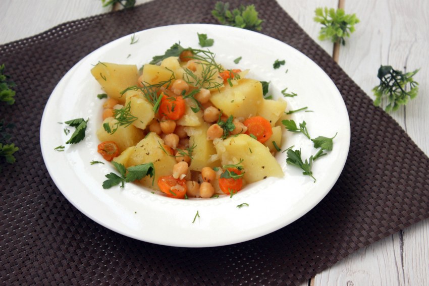 Жаркое по-домашнему из свинины с картофелем