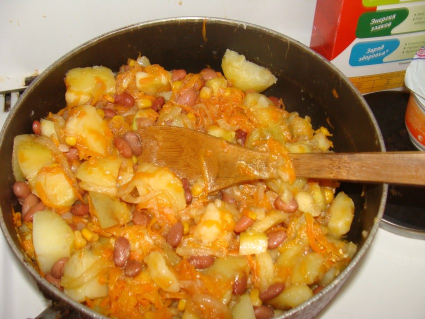 Тушеная картошка с овощами
