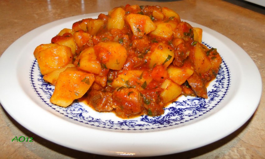 Свинина тушеная с овощами