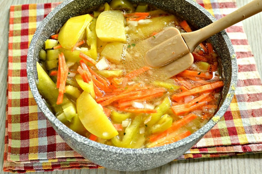Тушёная капуста с картошкой