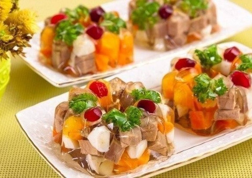 Заливное в формочках