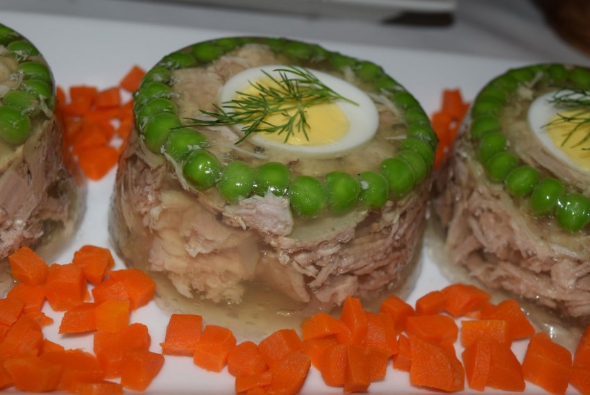 Заливное с овощами и рыбы