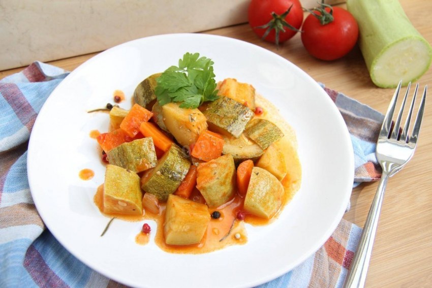 Овощное рагу с кабачками