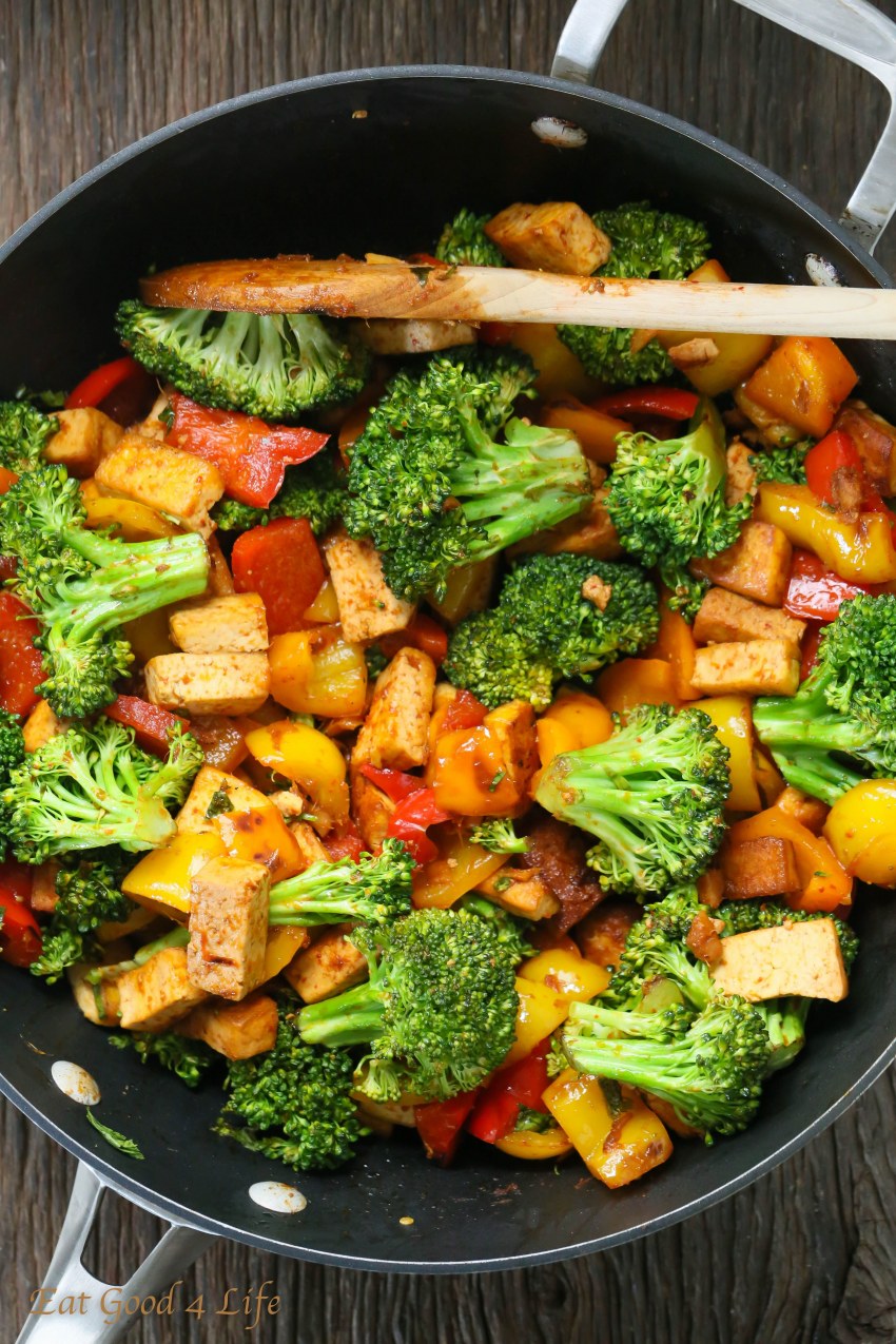 Тушеная куриная грудка с цукини