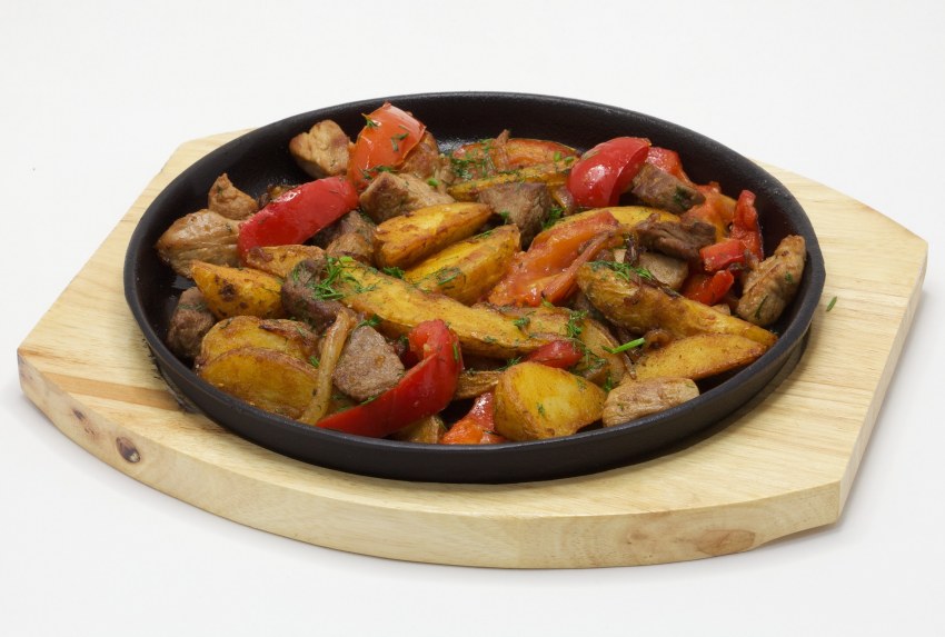 Жареное мясо с овощами