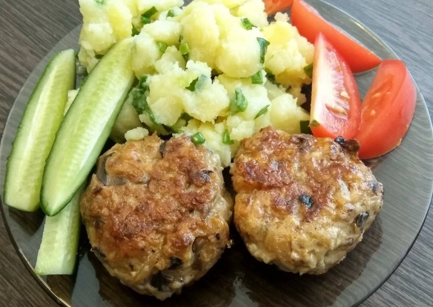 Рыбные котлеты с овощами