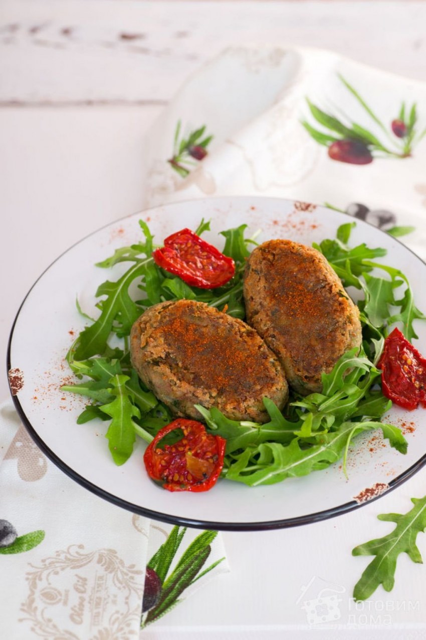 Мясные котлеты с овощами