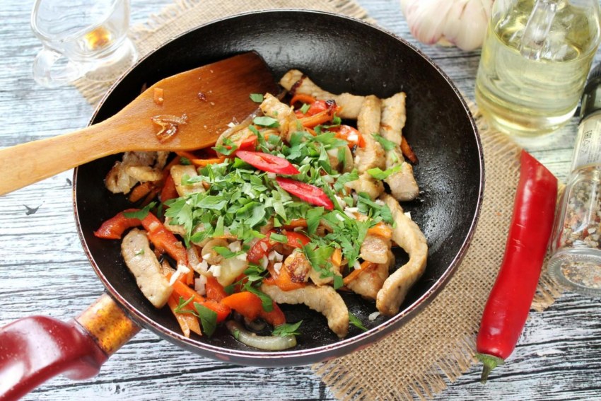 Китайская кухня мясо с овощами