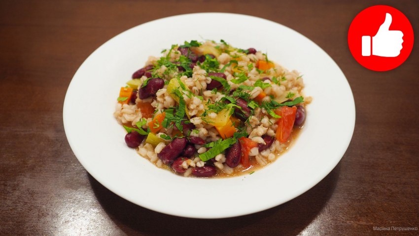 Перловка с тушеными овощами