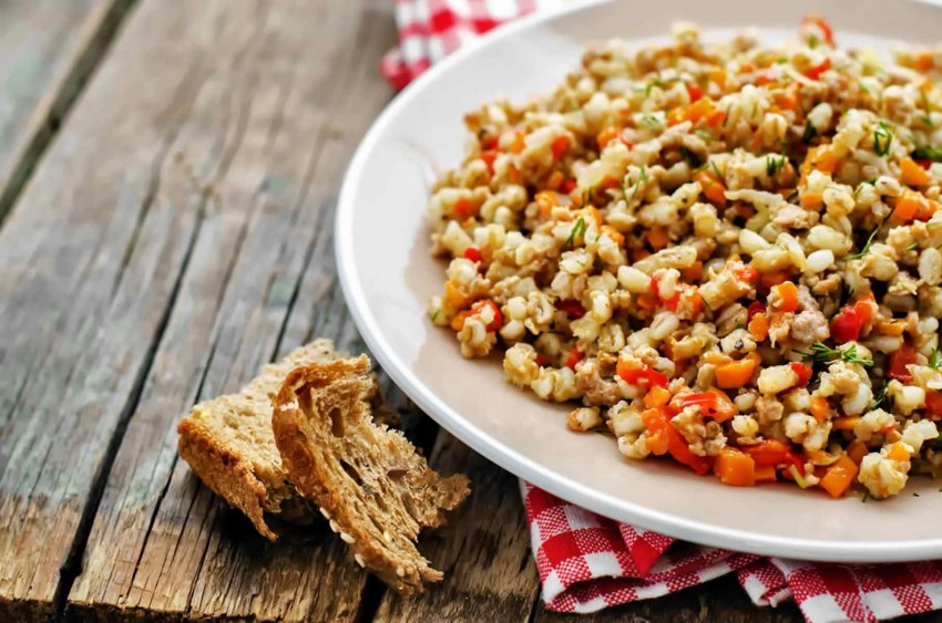 Перловка с мясом и овощами
