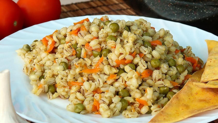 Вкусная перловка с овощами