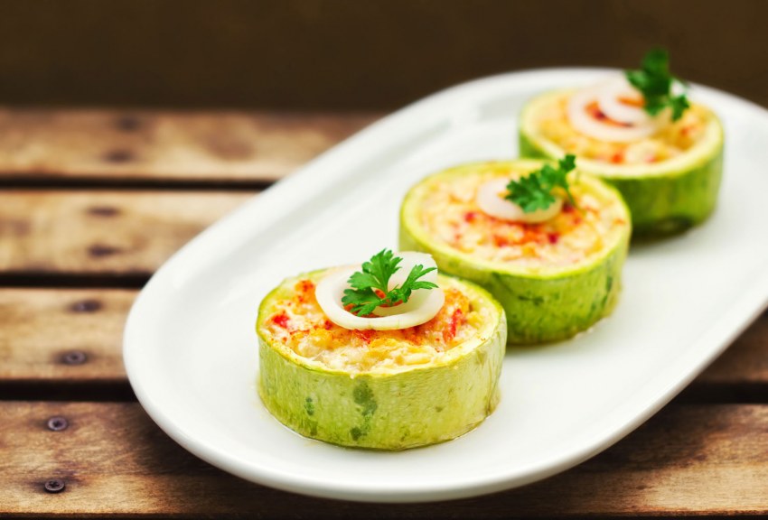 Цуккини фаршированные овощами