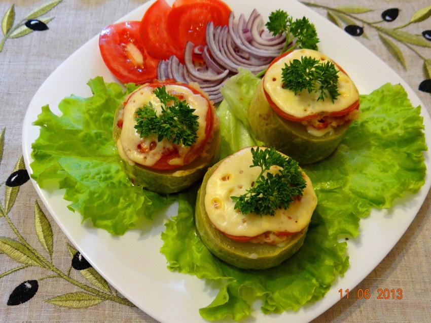 Кабачки фаршированные курицей