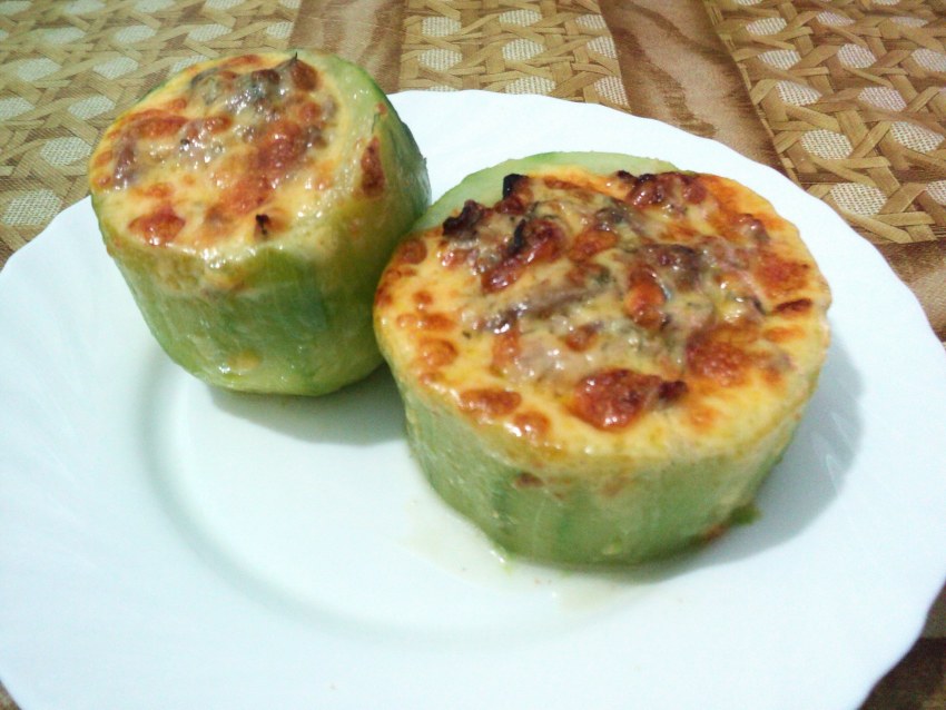 Фаршированный кабачок закуска