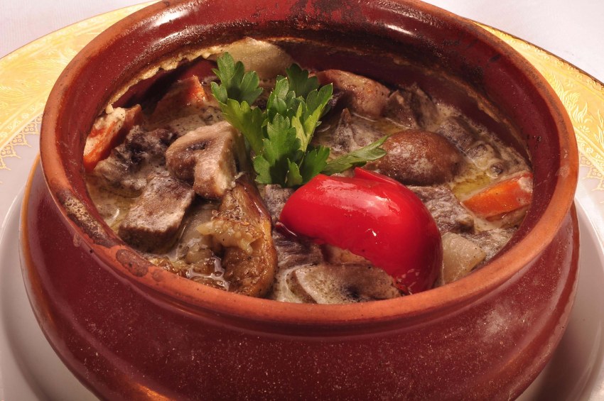 Мясо по-Петровски в горшочке карельская кухня