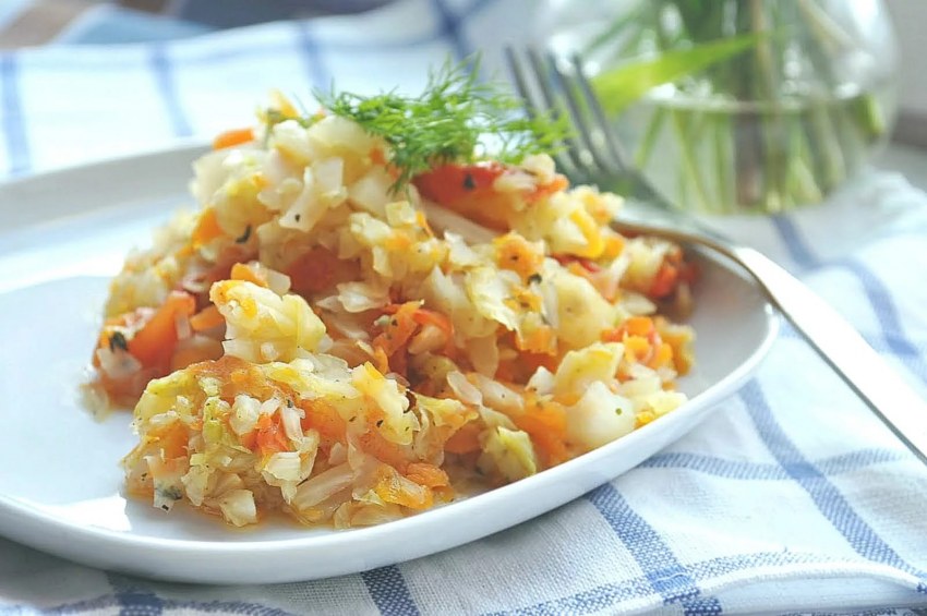 Капуста с рисом тушеная