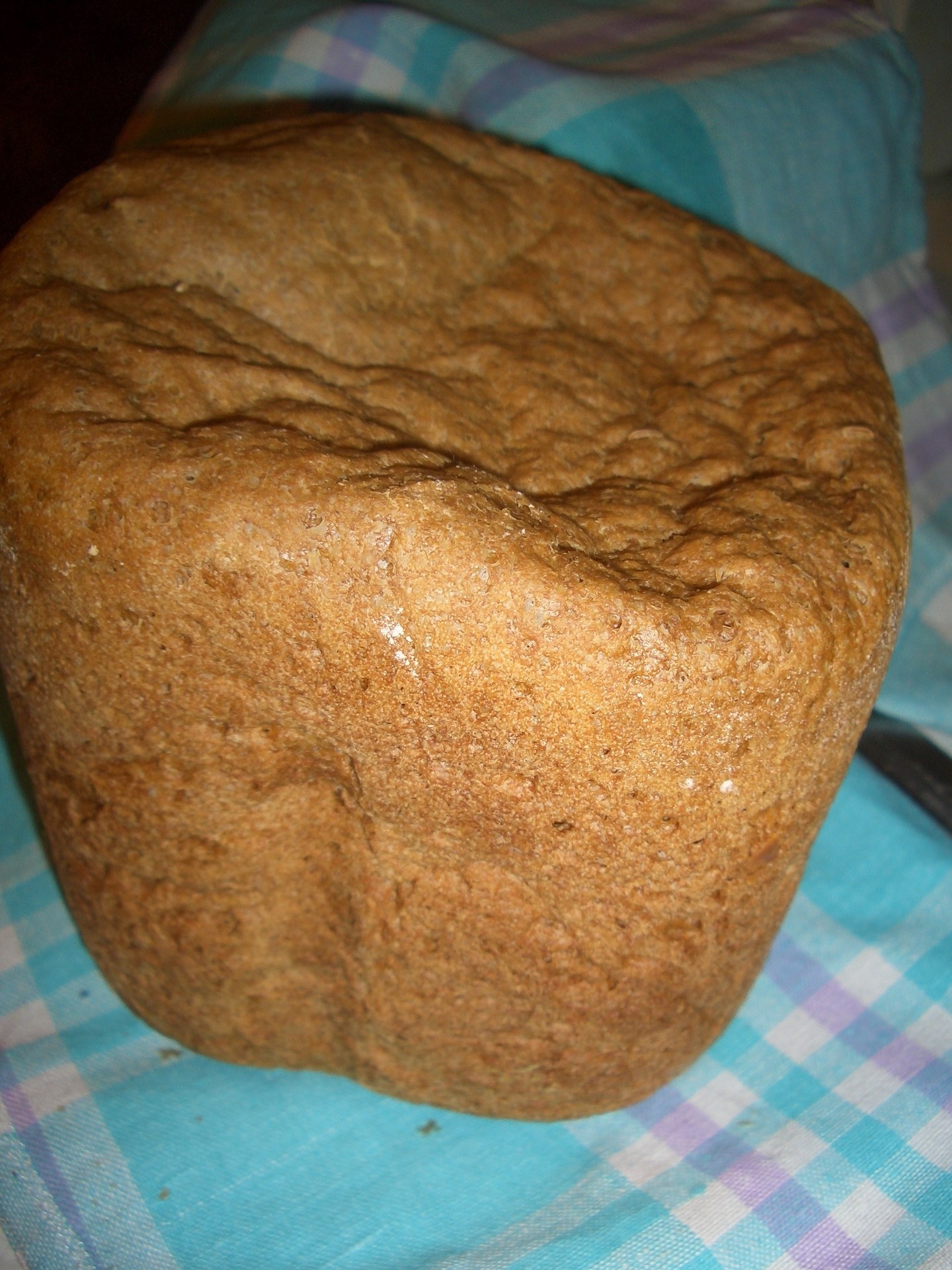 Ржаной хлеб на закваске в хлебопечке рецепт. Хлеб на закваске в хлебопечке. Хлеб на ржаной закваске в хлебопечке. Хлеб на квасной закваске. Хлеб в хлебопечке с квасным суслом.