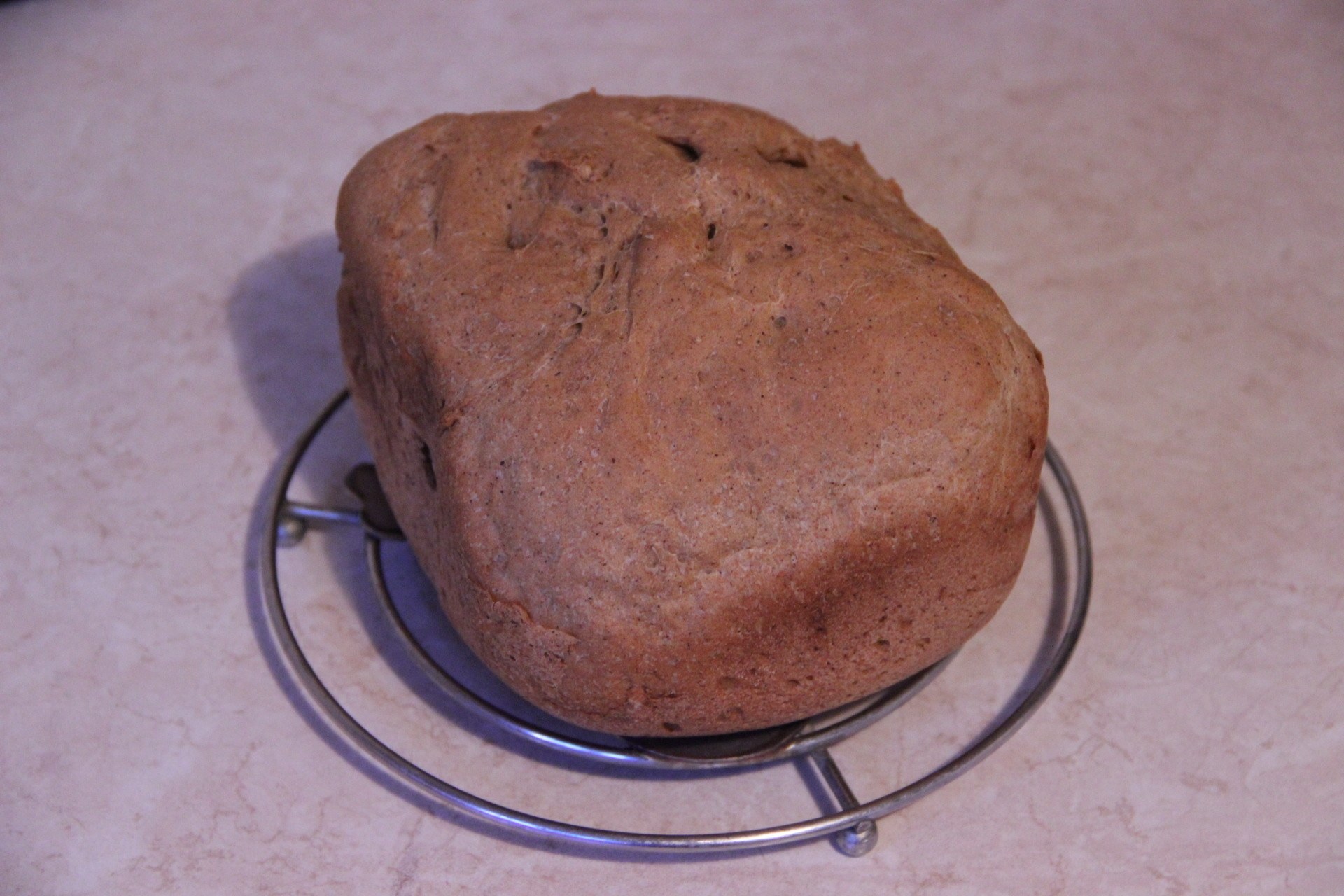 Ржаной хлеб на закваске в хлебопечке рецепт. Серый хлеб в хлебопечке. Пшенично-ржаной хлеб в хлебопечке. Хлеб ржаной муки в хлебопечке. Пшеничный хлеб в хлебопечке.