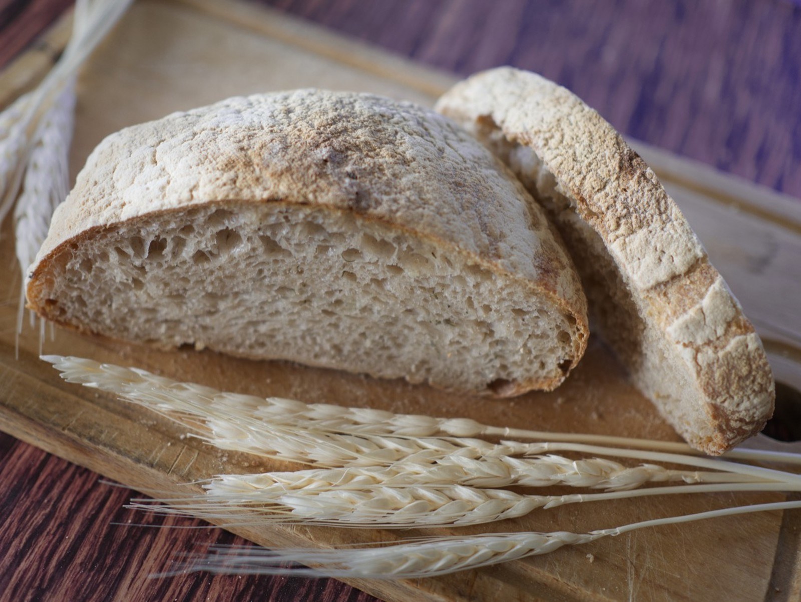 Бездрожжевой хлеб в духовке без закваски. Хлеб пшеничный бездрожжевой. Бездрожжевой хлеб на закваске. Хлеб ржаной бездрожжевой. Хлеб Житный бездрожжевой.