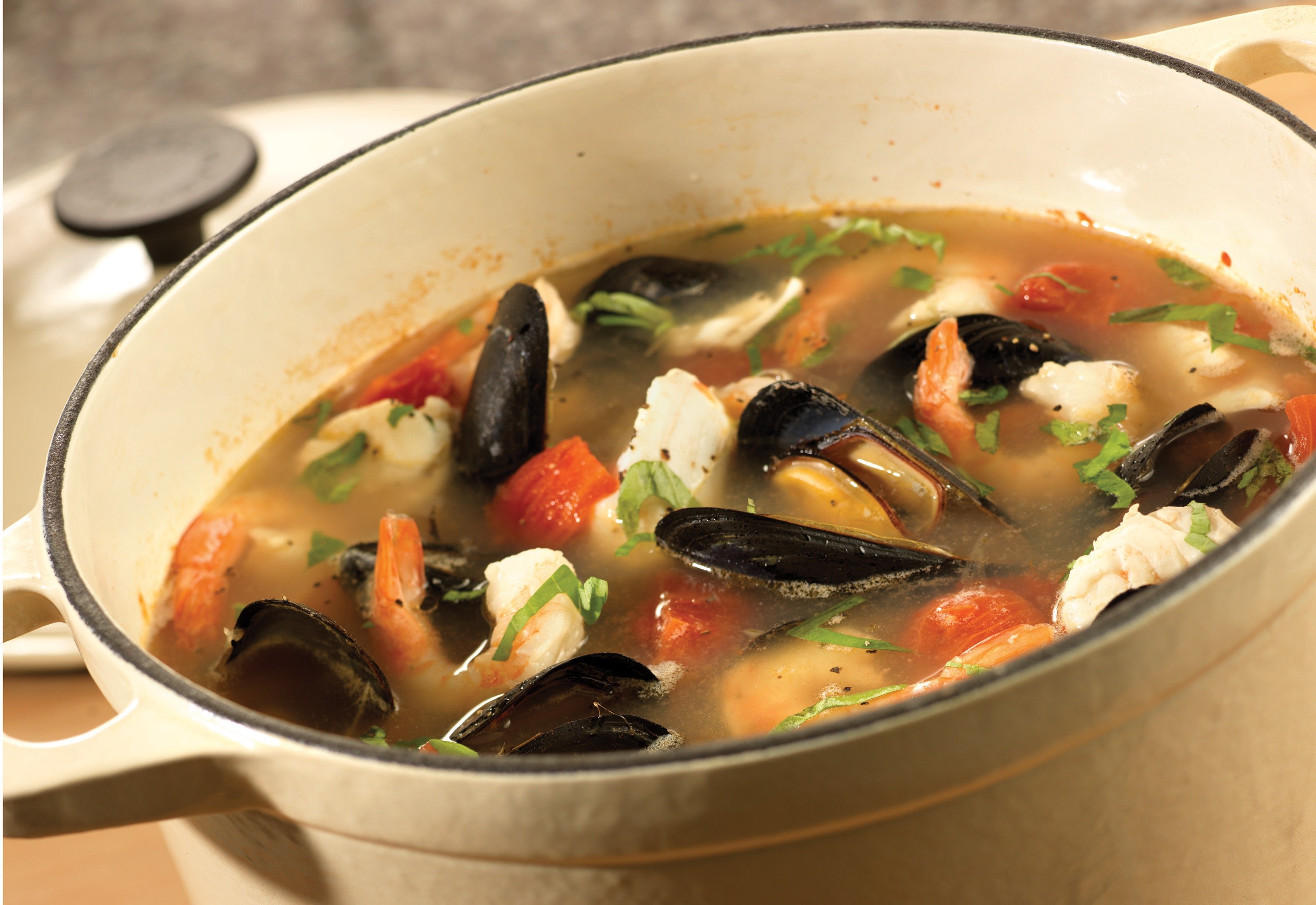 Суп с рыбой и морепродуктами