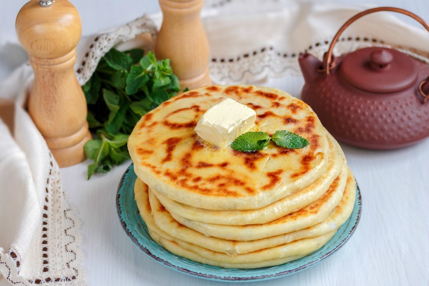 Лепёшки с сыром на кефире на сковороде