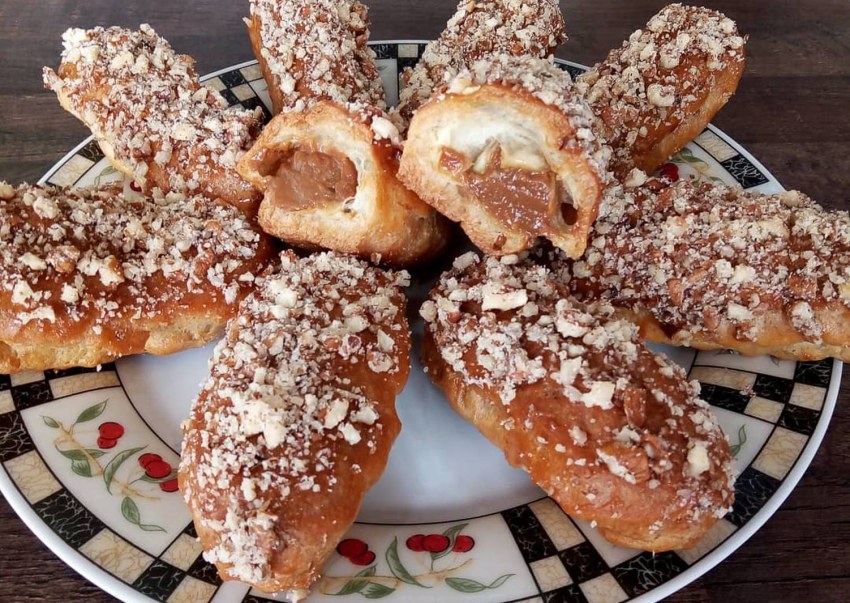 Заварные эклеры со сгущенкой