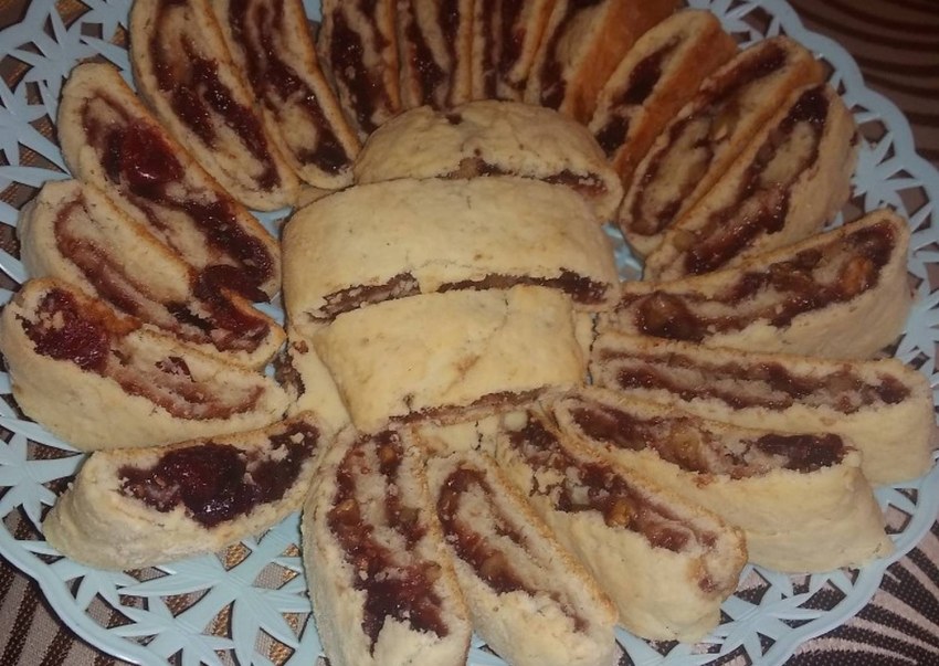 Песочное печенье с вареньем и крошкой