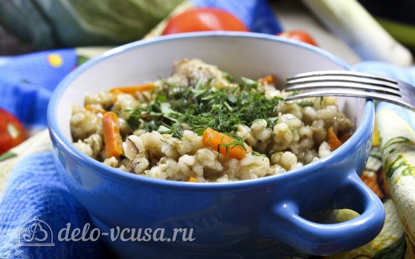 Перловая каша с курицей в горшочках