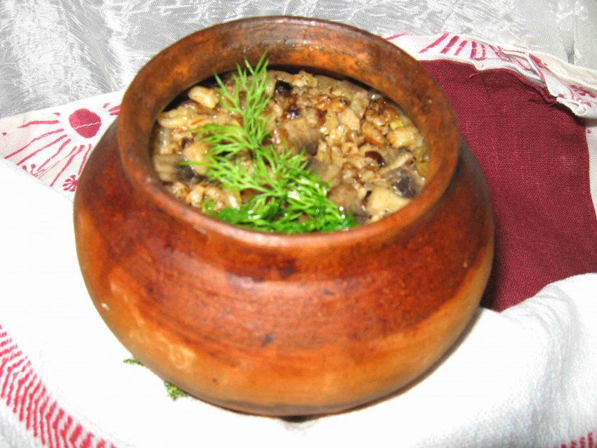 Перловая каша в горшочках с грибами