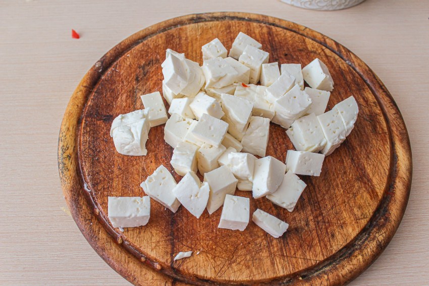 Брынза кусочки