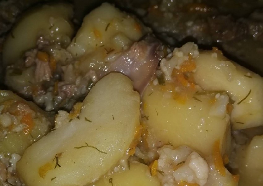 Тушеная картошка с капустой в мультиварке