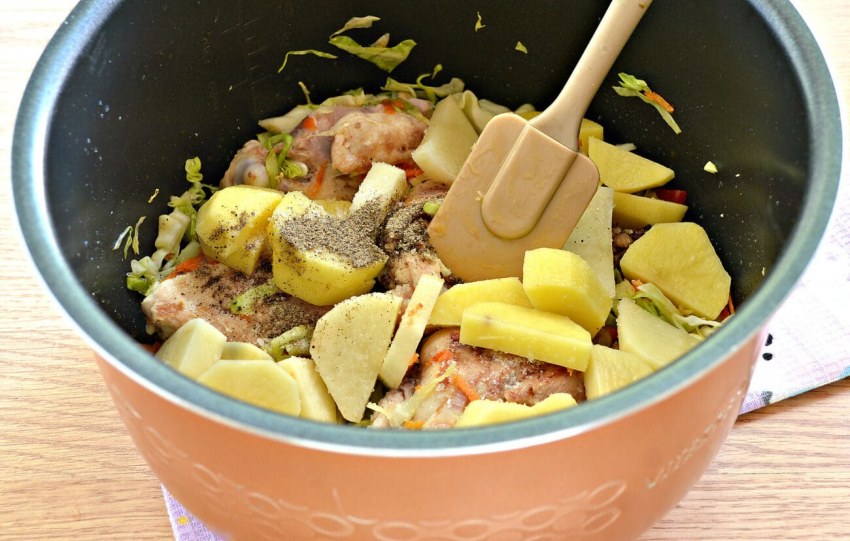Тушеный картофель с ребрышками