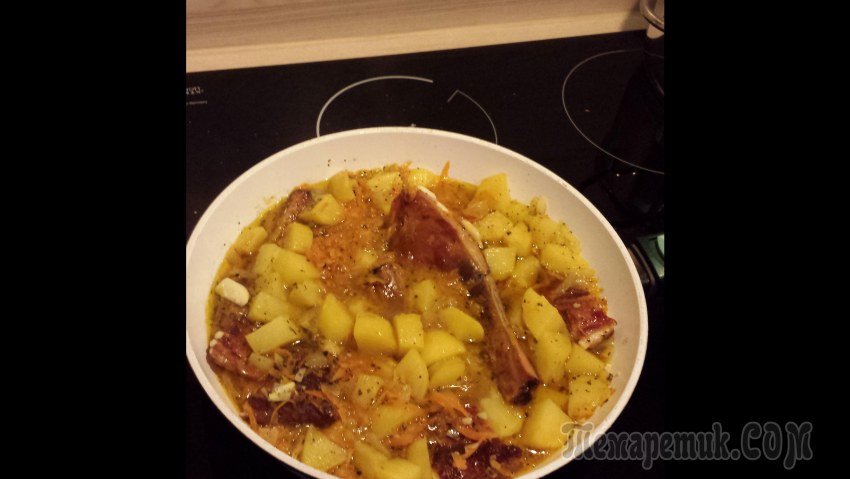 Свиные ребрышки с картофелем