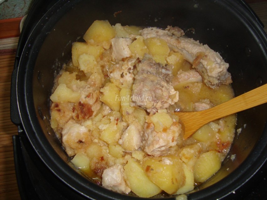 Свинина тушеная с овощами в мультиварке