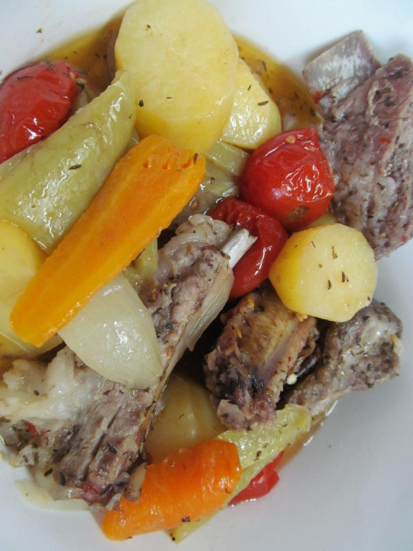 Куриные сердечки с картошкой тушеные