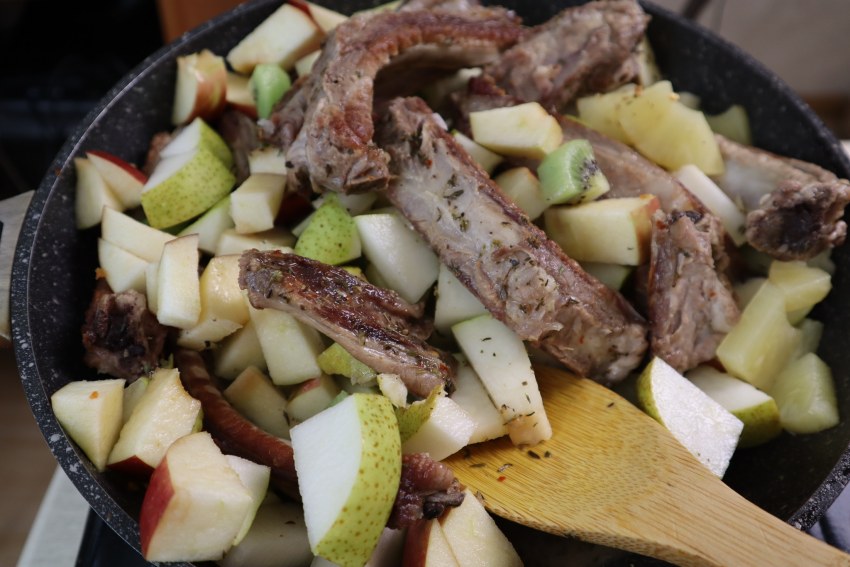 Тушёная картошка с курицей в мультиварке