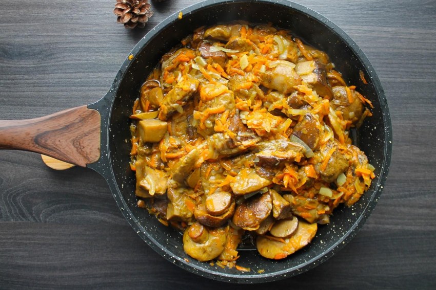 Грибы жареные с луком и морковью калорийность